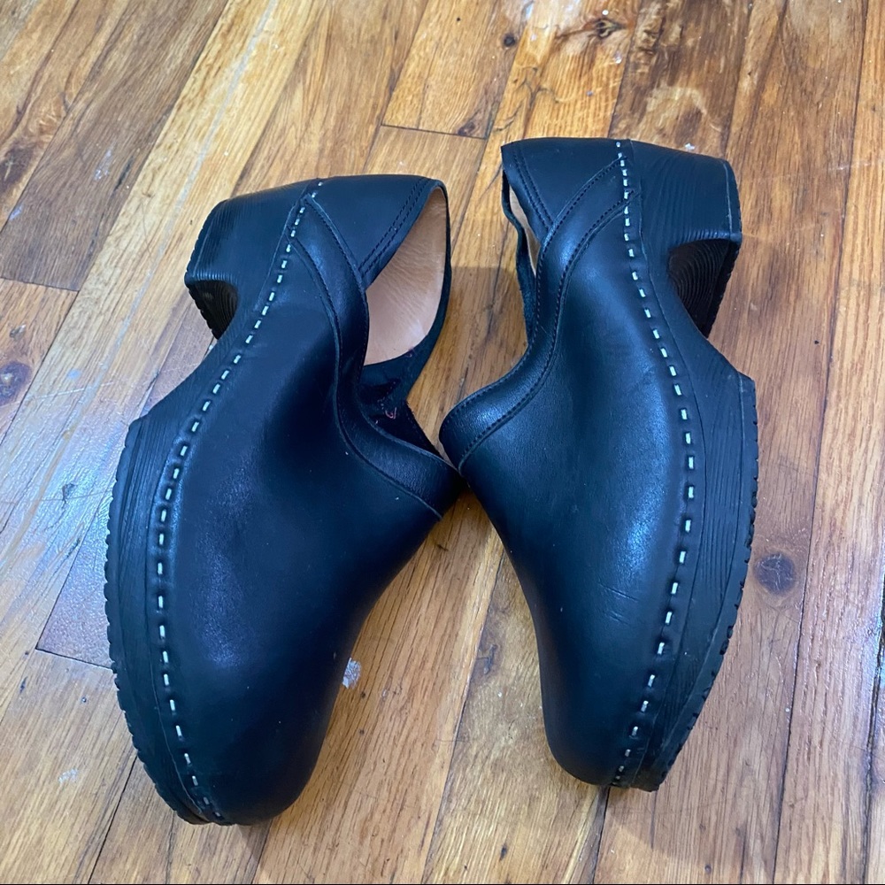 ♦️SOLD♦️SOLD♦️SOLD♦️EUC size 9 Scandic Slip On Clogs Leather European 40